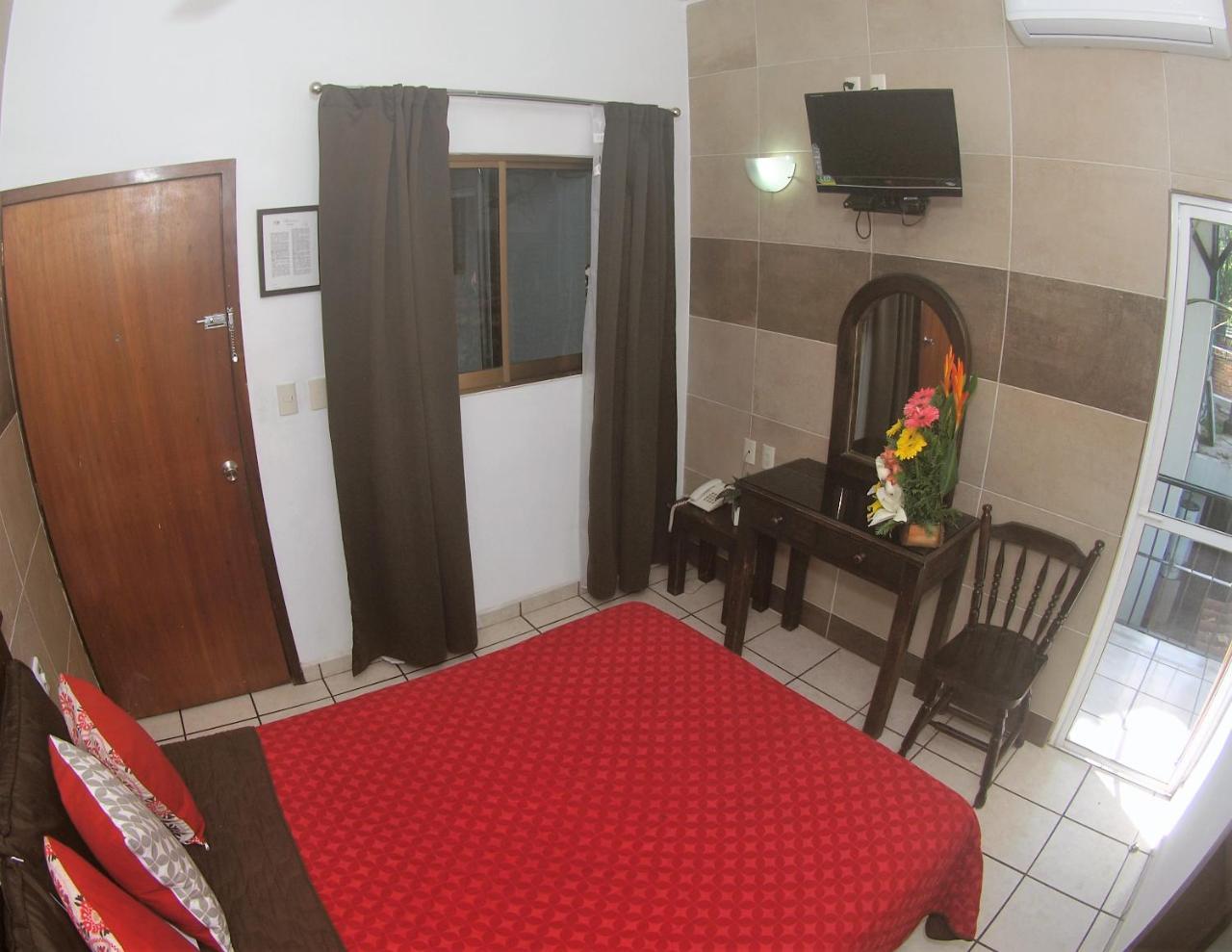 Hotel Hospedajes Del Rey Colima Exterior photo