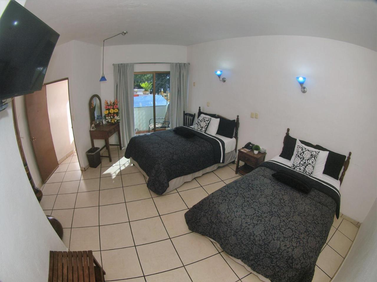 Hotel Hospedajes Del Rey Colima Exterior photo