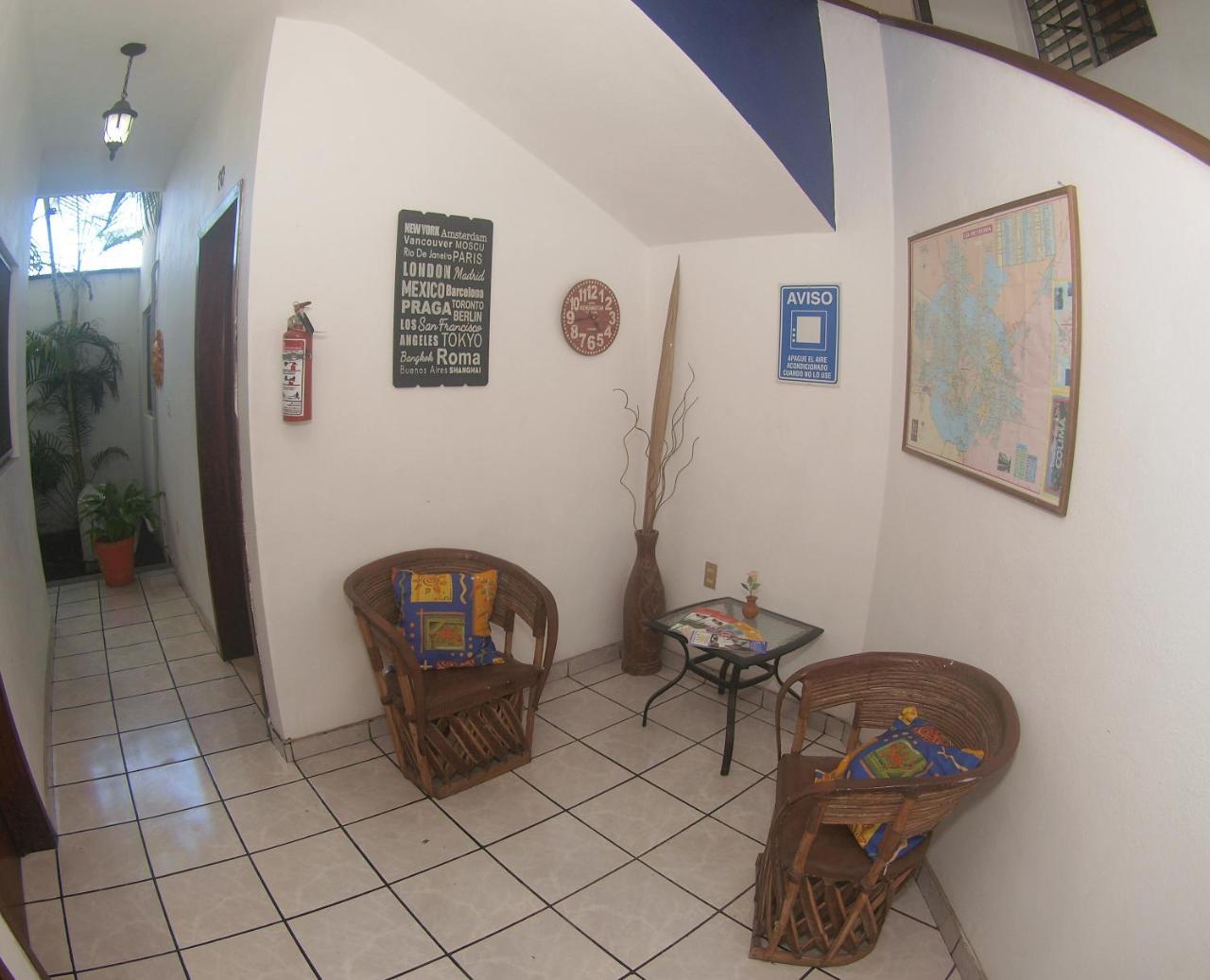Hotel Hospedajes Del Rey Colima Exterior photo
