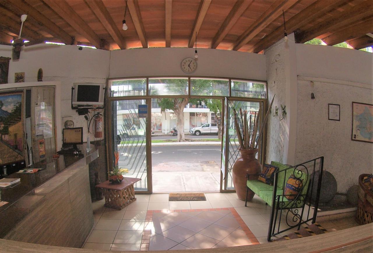 Hotel Hospedajes Del Rey Colima Exterior photo