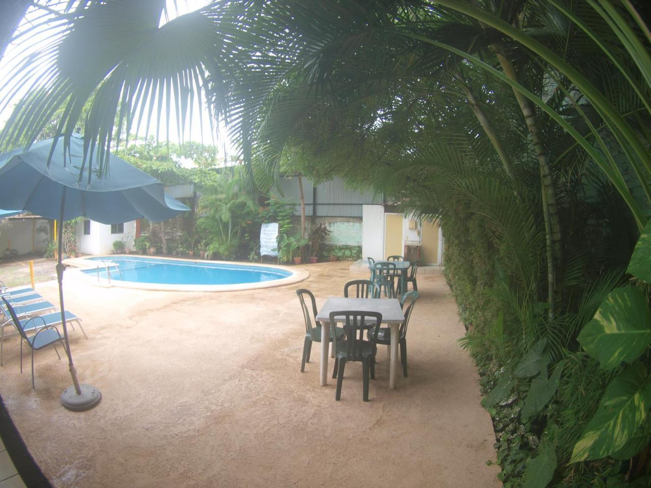 Hotel Hospedajes Del Rey Colima Exterior photo