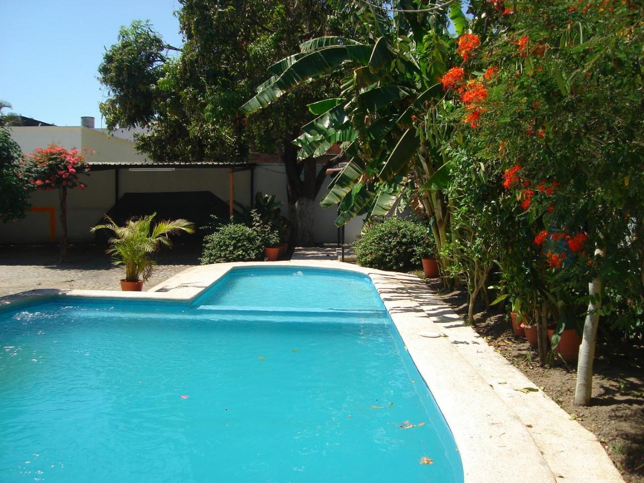 Hotel Hospedajes Del Rey Colima Exterior photo