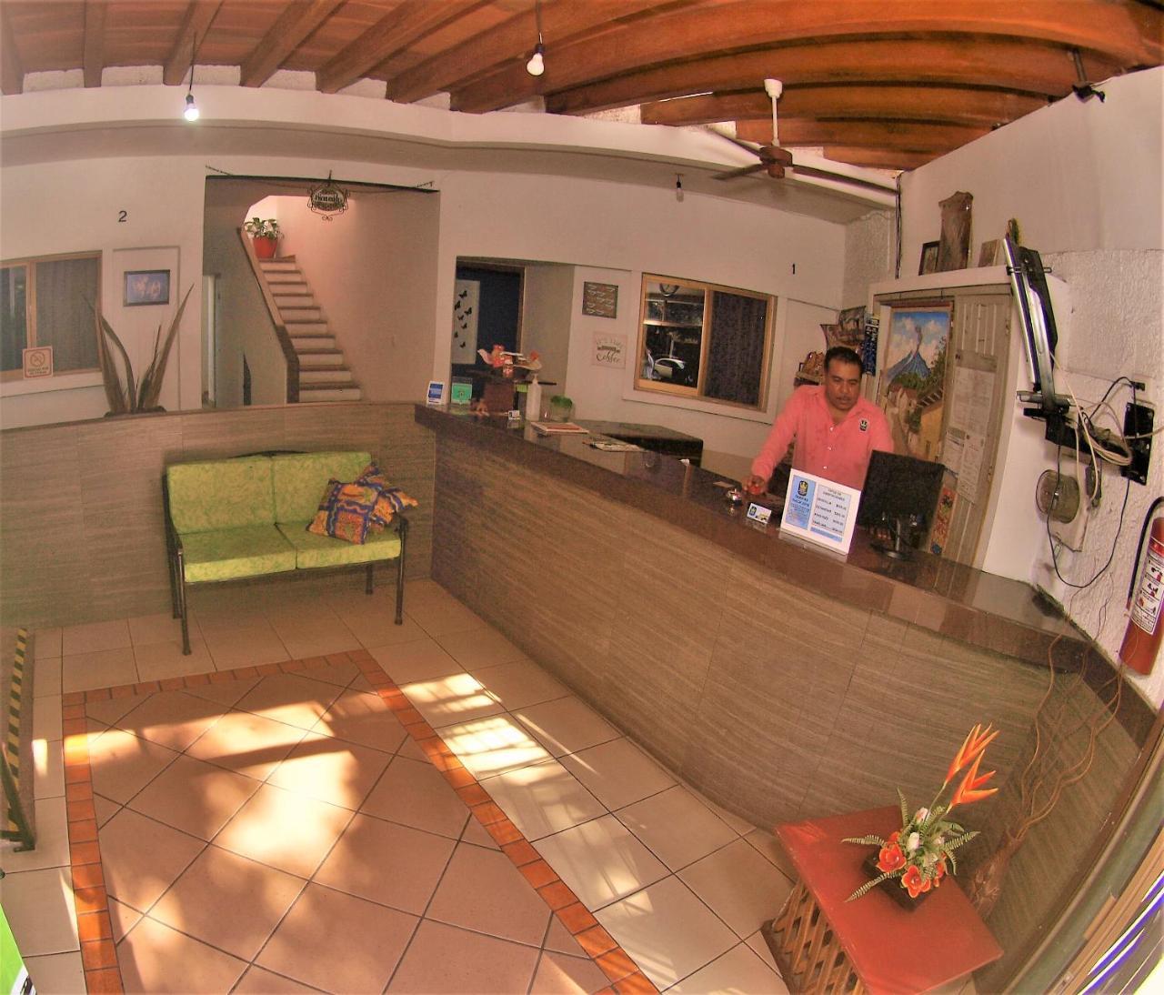 Hotel Hospedajes Del Rey Colima Exterior photo