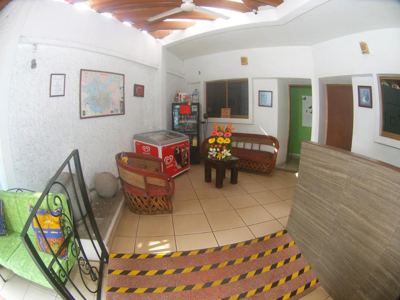 Hotel Hospedajes Del Rey Colima Exterior photo