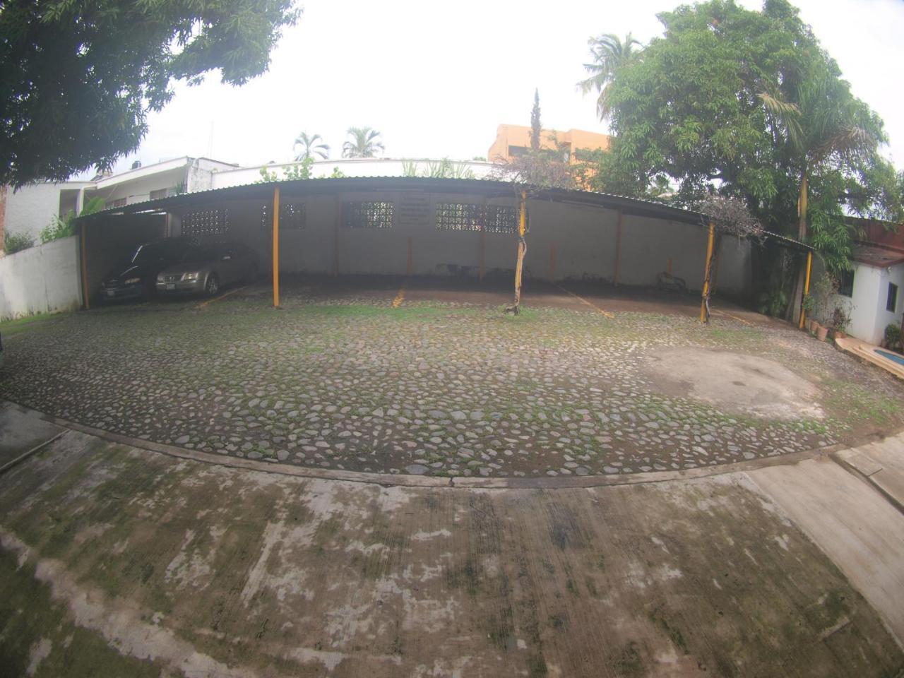 Hotel Hospedajes Del Rey Colima Exterior photo