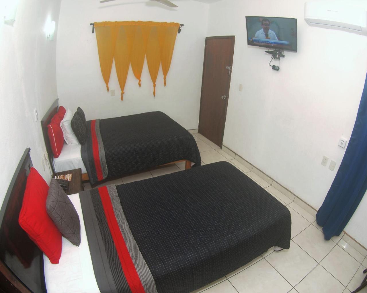 Hotel Hospedajes Del Rey Colima Exterior photo