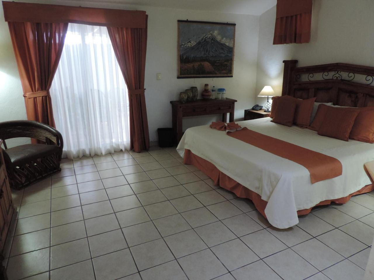 Hotel Hospedajes Del Rey Colima Exterior photo