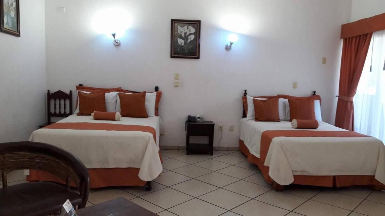 Hotel Hospedajes Del Rey Colima Exterior photo